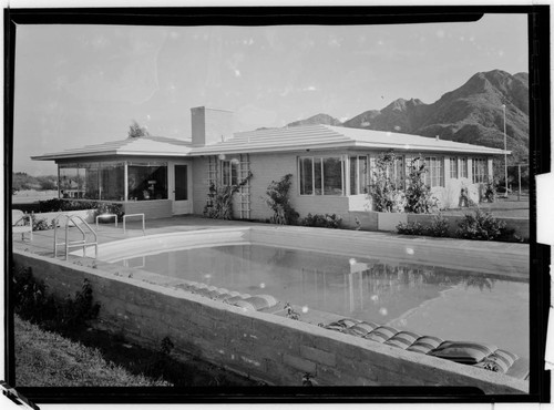 Braun residence. Exterior and Swimming pool