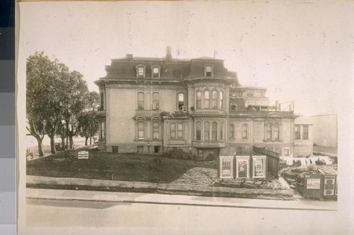 Side view of the Old Bell & Mama Pleasance [Mary Ellen Pleasant] house. S.W. cor. Bush & Buchannan [Buchanan] Sts. March 1926