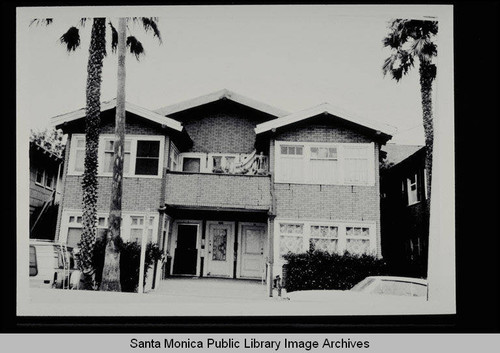 Dorchester Annex Apartments, 143 or 145 Bay Street, Santa Monica, Calif