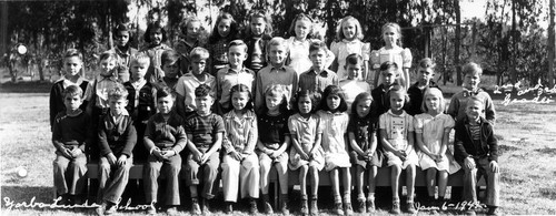2nd and 3rd grade, Yorba Linda Grammar School, Jan. 1942