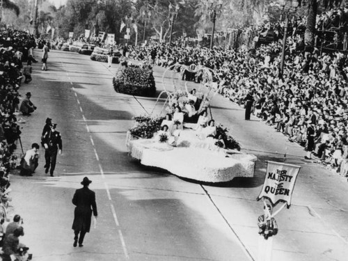 Tournament of Roses parade in 1947, view 1