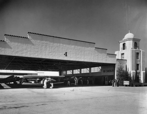 California Flyers, Inc. hangar