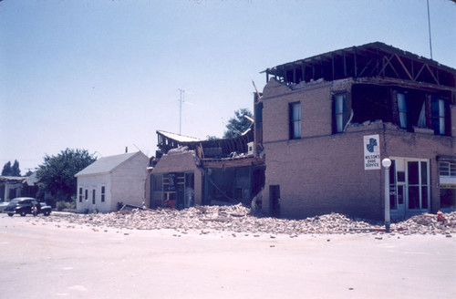 Tehachapi News building