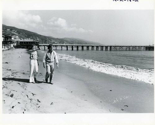 Pepperdine students on the beach in Malibu, 1979