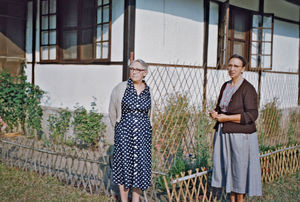 Assam Nordindien. DSM missionærer Elisabeth Krohn/Lis Krohn (th) og Ingeborg Eie (tv)
