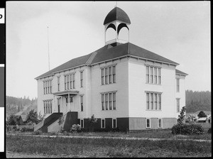 An exterior view of a school house, Cottage Grove, Oregon