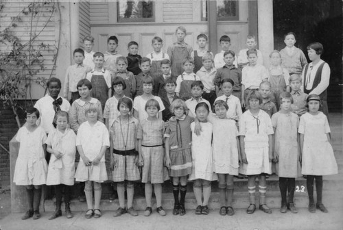 Fifth grade class at Fourth Street School, [graphic]