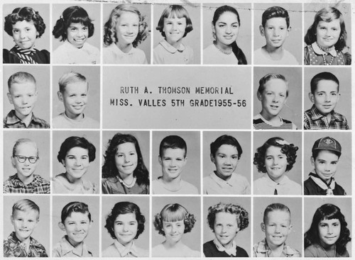 Fifth grade class at Ruth A Thomson Memorial School [graphic]