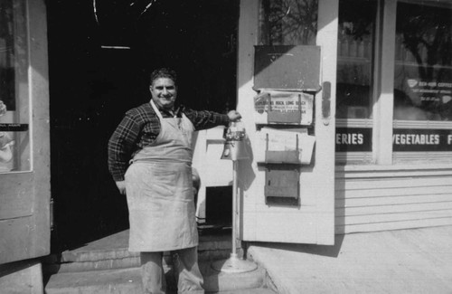 Arthur Gorian, Armenian immigrant, proprietor of the Magnolia Market. 696 Magnolia Avenue San Bernardino California, [graphic]