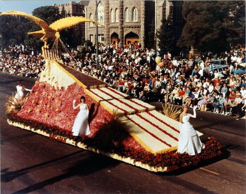 Pasadena Tournament of Roses Parade--Arcadia Float, 1962