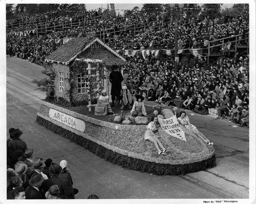 Pasadena Tournament of Roses Parade--Arcadia Float, 1939