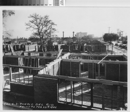 Photograph of the construction of public housing development Pueblo del Rio