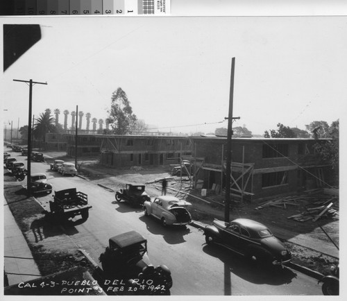 Photograph of the construction of public housing development Pueblo del Rio