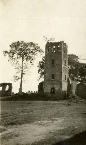 728. Canal Zone: ruins of cathedral at Old Panama