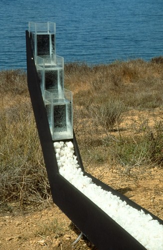 Saline: plexiglas containers filled with water