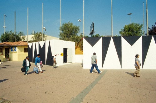 MAMA: US/Mexico pedestrian border crossing, San Ysidro