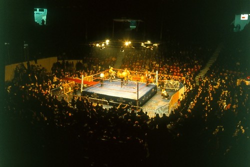 The Invisible Man (My Way): Wrestling ring and audience