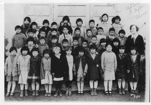 Sierra-Enterprise School primary class students with teacher Dorothy Mack