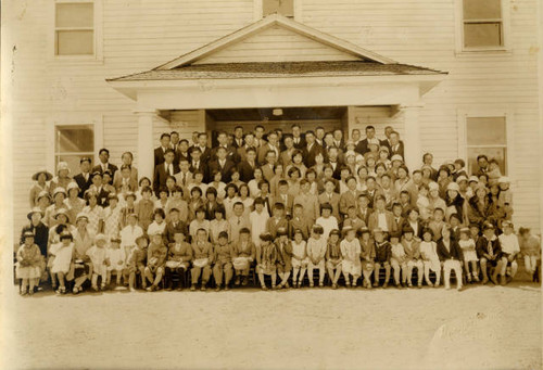 Sunday school in front of the Florin Japanese Methodist Church
