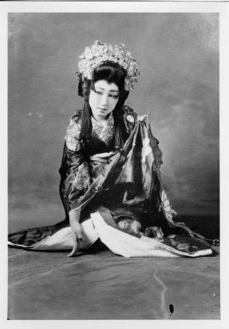 Sayoko Sakumura portraying Princess Yayogaki Hime in a Kabuki play