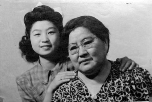 Yoshie and Chizu at Granada Relocation Center