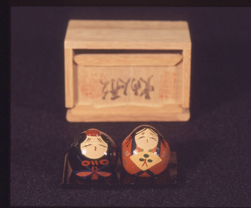 Daruma dolls (lacquered prince and princess) with box