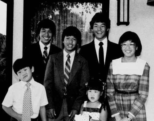 Kanekichi Tsukamoto's six grandchildren