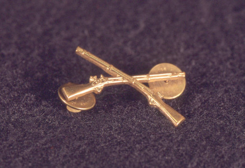 Infantry crossed rifle army pin