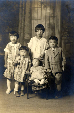 Iwasa family children