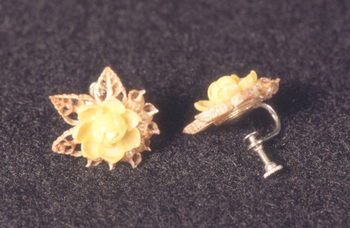 Yellow flower shell earrings