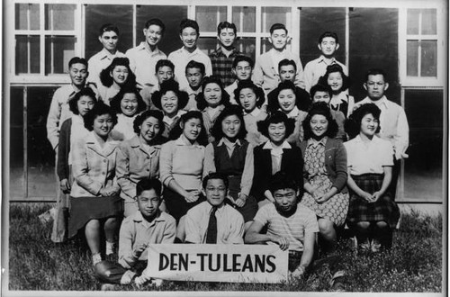 Group photo of "Den-Tuleans" at Tule Lake Relocation Center