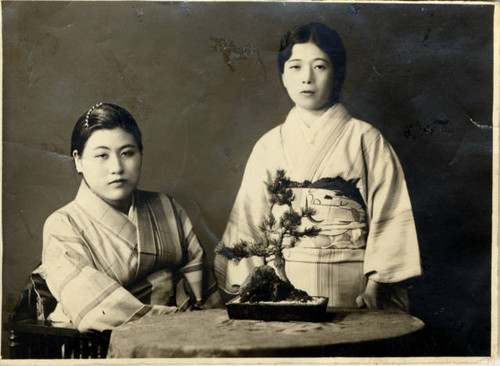 Two women in traditional Japanese clothing