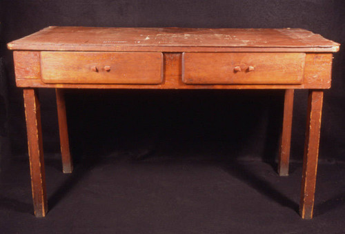 Mahogany-stained table