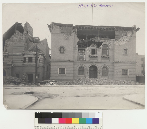 [Temple Beth Israel, left. Albert Pike Memorial Temple, right. Geary St., between Fillmore and Steiner.]