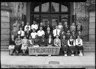 Prescott School class photograph in front of school building