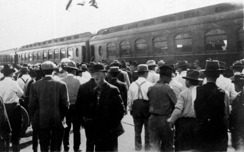 Noon train in Taft