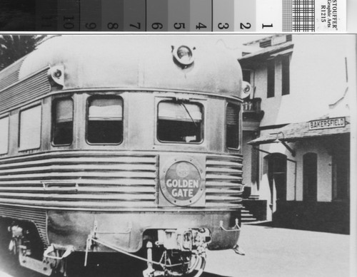 Golden Gate train at Santa Fe station