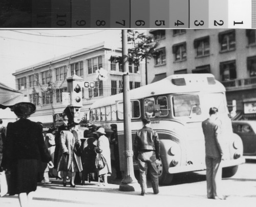 Bus at 19th Street and Chester Avenue