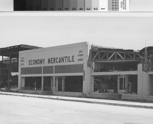 Economy Mercantile in Tehachapi after earthquake