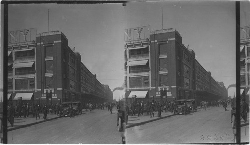 Employees Leaving the Ford Motor Car Factory, Detroit, Mich