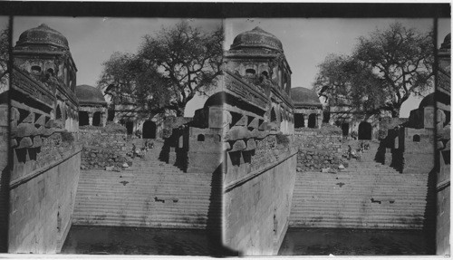 The Sacred Tomb. Delhi, India