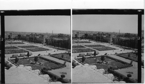 MAIDAN-I-SHAH, ISFAHANS MAIN SQUARE IRAN OR MAIDAN ALI KAPU