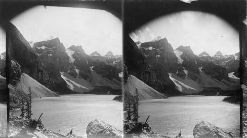 Moraine Lake and Valley of Ten Peaks, Canadian Rockies. Can. Alberta