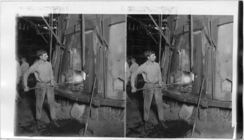 Gathering molten glass on blow-pipe for a shaping glass works, N.J