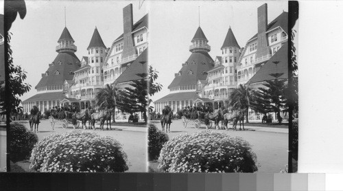 Probably Del Coronado. San Diego, California. [by "Underwood", 1905, U & U-EWE '82] [prob. Bert Underwood]