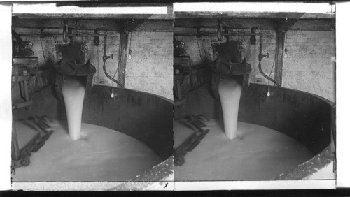 Sugar after vacuum pan, before entering mould, sugar refinery, Jersey City. N. Jersey. U.S