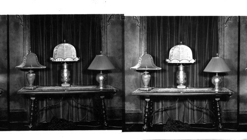 [Table & lamps]