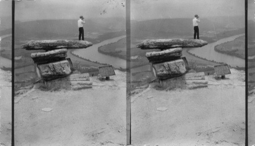 Umbrella Rock - Lookout Mt. Chattanooga. Tenn. This one used in U.S. set to replace H6213