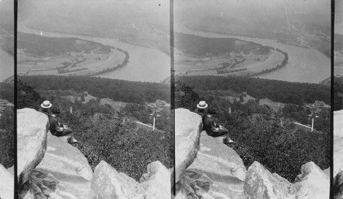 N.E. from Lookout Mt. to Chattanooga, Tenn. Moccasin Bend?