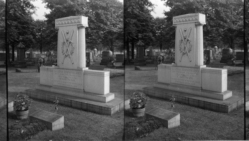 Capt. Adrian Constantine Anson in Oakwood Cemetery, Chicago, Ill